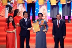 Công ty Halivina nhận Cup Thương Hiệu Vàng Đất Việt
